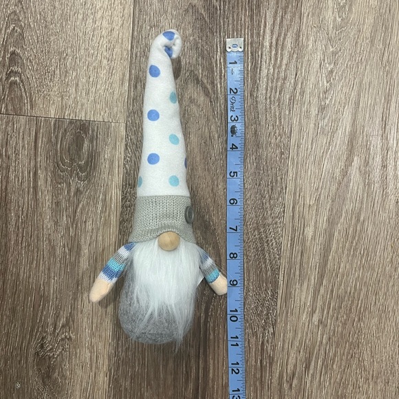 MeraVic Gnome FREE W/ANY BUNDLE - Picture 3 of 3